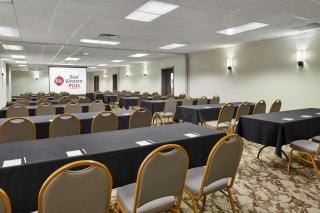 Best Western Plus Milwaukee Airport Hotel & Conference Center - 2