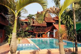 Golden Teak Home Resort - Saraphi - 9