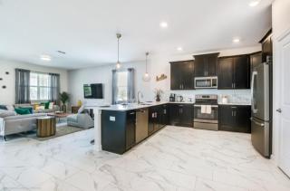 Champion Gates 8BED Cinema Room - Davenport - 5