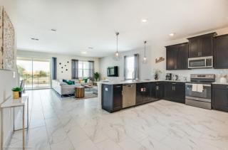 Champion Gates 8BED Cinema Room - Davenport - 6