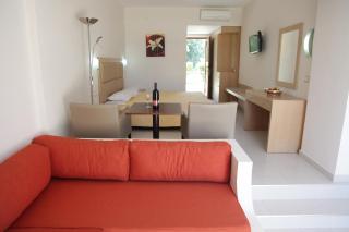 KOLYMBIA SKY HOTEL - 9