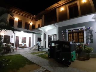 Radha Tourist Home - 9