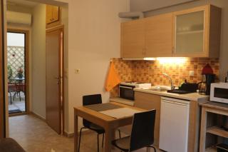 Quiet Urban Studio with Private Backyard - Tessalónica - 4