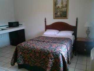 Economy Inn Paso Robles - 8