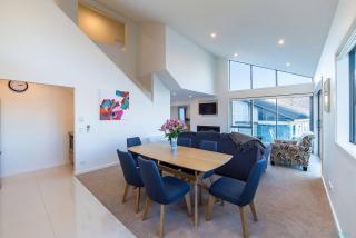 Executive Living in Bluewater - 3 Bedroom Apartment - Queenstown - 6