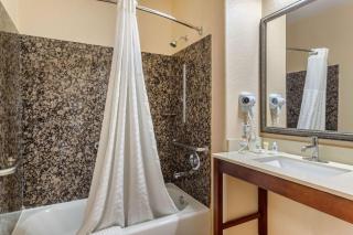 Comfort Suites Baytown I - 10 - 2