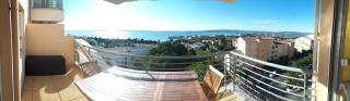 T2 terrasse vue panoramique, piscine, parking, wifi, 2 tv connectées, netflix, clim, ascenseur, barbecue - 0