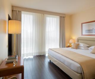 Starhotels Business Palace - Milan - 9