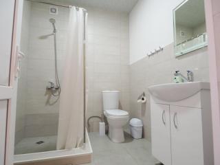 Nazy's Guest House - 4