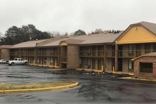 Days Inn by Wyndham King-Winston Salem Area - King - 0