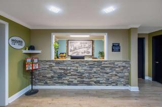 Super 8 by Wyndham Malvern - Malvern - 7