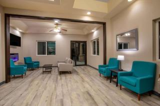 Super 8 by Wyndham Gillette - 7