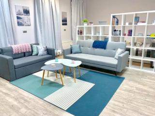 Modern, Central Suites by Keleti - 2 Kitchens, A/C, Park - 7