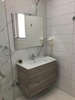Onira luxury rooms - Sarandë - 9