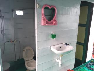 Arut Riverside Guesthouse - 5