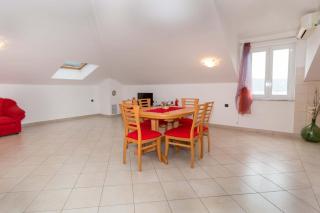Panoramic View Apartment - Cres - 1
