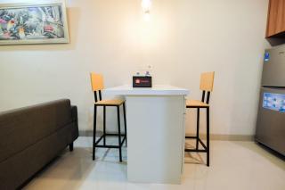 Cozy 1BR Oasis Apartment By Travelio - Bekasi - 7