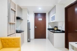 Premium 1BR Apartement At Grand Sungkono Lagoon By Travelio - Surabaya - 3