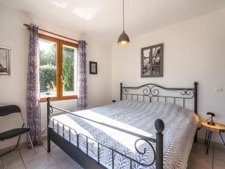 Relaxing Villa Near Lake & Beaches - 6