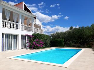 Holiday Home Villa Emma - Debeljak - 0