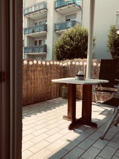 Parkplatz und Balkon - Burberg`s Heimathafen in Wiesbaden - Wiesbaden - 3