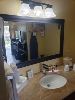 Days Inn by Wyndham St. Petersburg / Tampa Bay Area - 8