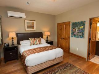 Columbia Cliff Villas - 1