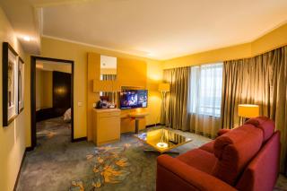 Beijing New World Centre Tongpai Hotel - 8