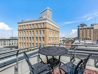 Beautiful Condos Steps from French Quarter & Bourbon St. - New Orleans - 0
