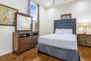 Modern 4BR Penthouse in Downtown by Hosteeva - New Orleans - 6