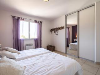Villa in Oupia with Private Pool & Views - Oupia - 2