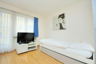 Executive Studio - Crown 28 - 7