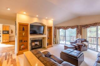 Beautiful 3500sf Lake Tahoe Home W/ Open Layout - 2
