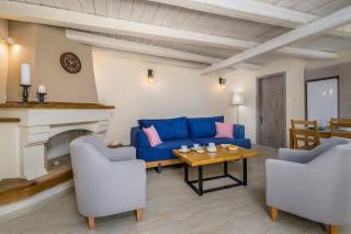 Diogenis House - Moírai - 4