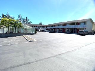 Brookings Inn Resort - 7