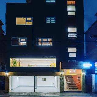 Huayuanhouse HQ in hongdae - Seoul - 6