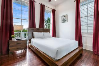 Spacious 2BR in Prime Garden District Location w Pool - New Orleans - 2