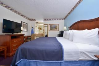 Howard Johnson by Wyndham Savannah GA - Savannah - 5
