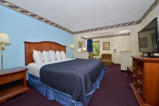 Howard Johnson by Wyndham Savannah GA - Savannah - 4