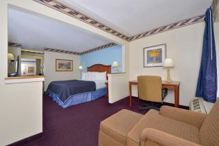 Howard Johnson by Wyndham Savannah GA - Savannah - 3