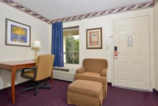 Howard Johnson by Wyndham Savannah GA - Savannah - 2