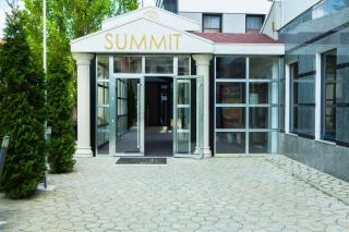 Summit Villa - 0