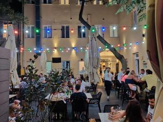 Downtown Boutique Hostel - 4