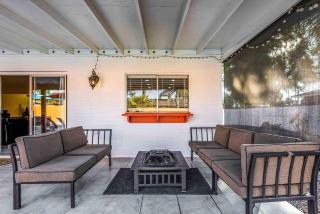 Larkspur Villa - Lovely & Entertaining Hot Tub with pool, resort living! - Phoenix - 5