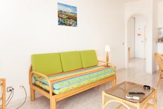 O Apartamento A Ramos Palmeira Galé Está inserido num Condomínio com PISCINA, Fica apenas a 250 Metros da Praia da Galé - Apartamento com Ar Condicionado na Sala, Smart TV com Prime Vídeo e Cozinha Completa - Albufeira - 2