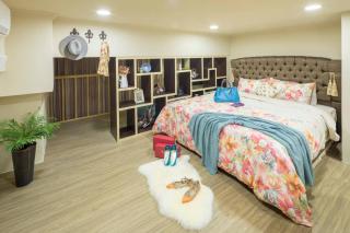 Spacious family Full-floor Apt - 3