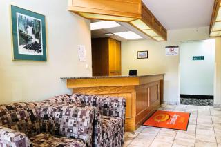 Econo Lodge - Okotoks - 1