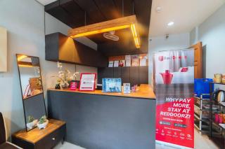 RedDoorz near New Government Center - 7