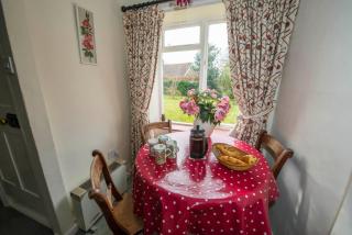 Pebble Cottage - 4