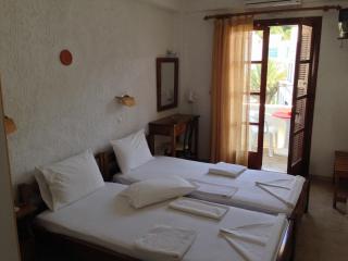 Oinoi Hotel - Agios Kirykos - 6
